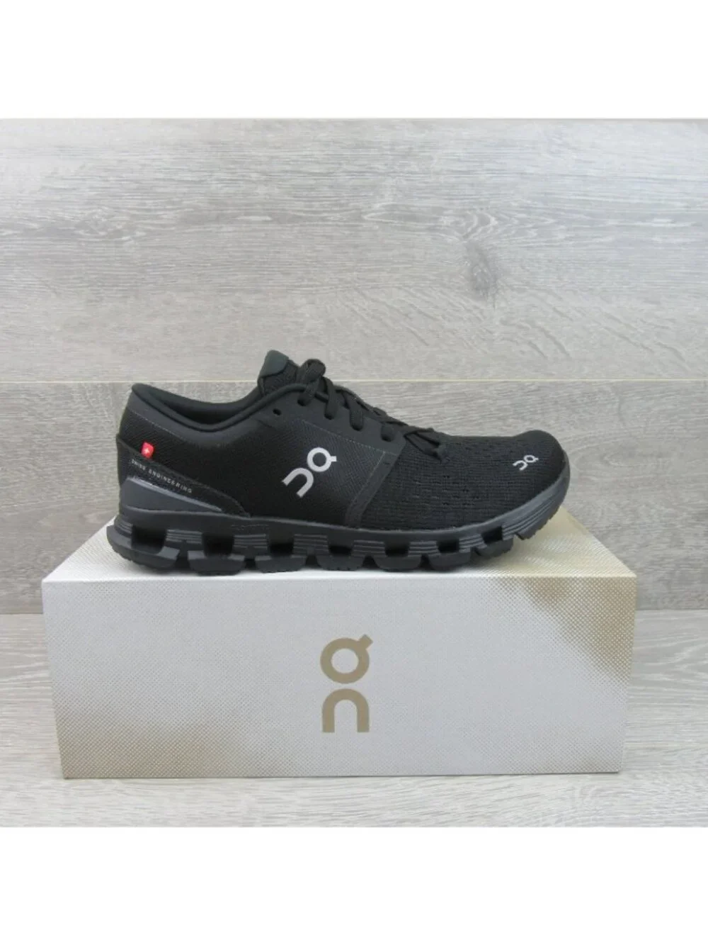 On Cloud X V4 Black Eclipse Gym Running Shoes Women's Size 7.5 NEW